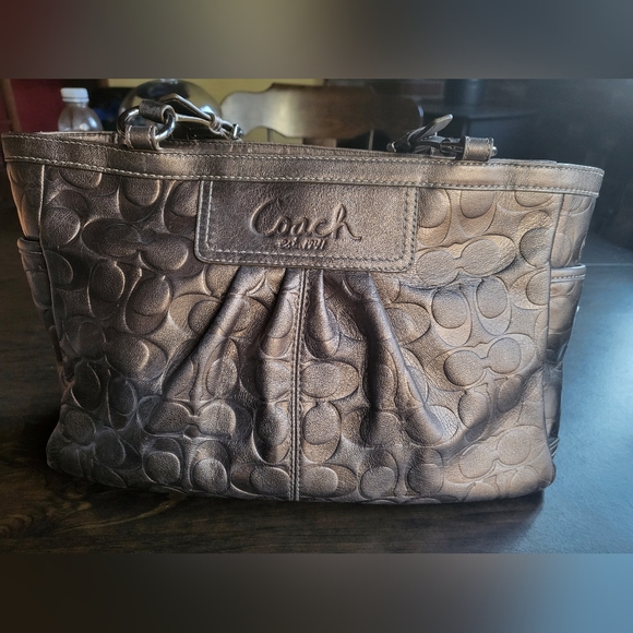 Coach Handbags - Coach Leather Tote